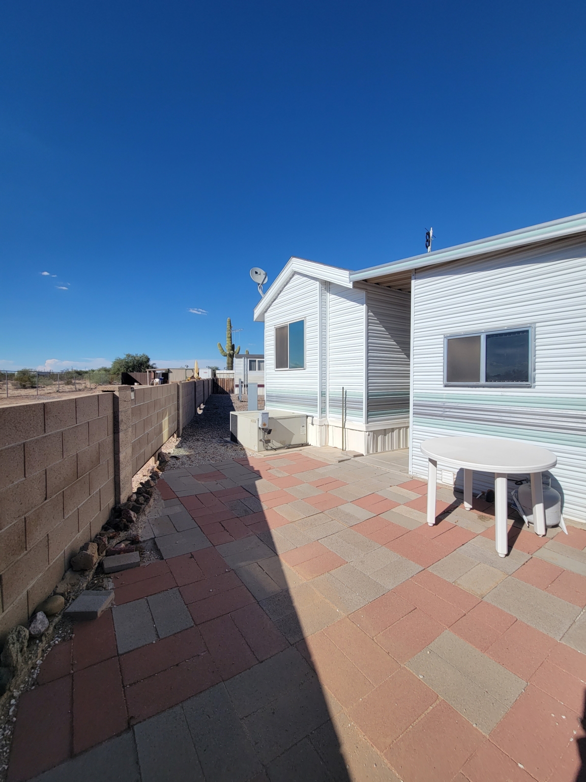 1994 Skyline Tahoe Park Model 49,900 (Lot 276) Val Vista RV Resort